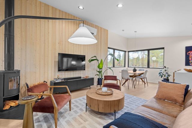 631 N Sisters Woodlands Way Way, Sisters, OR 97759