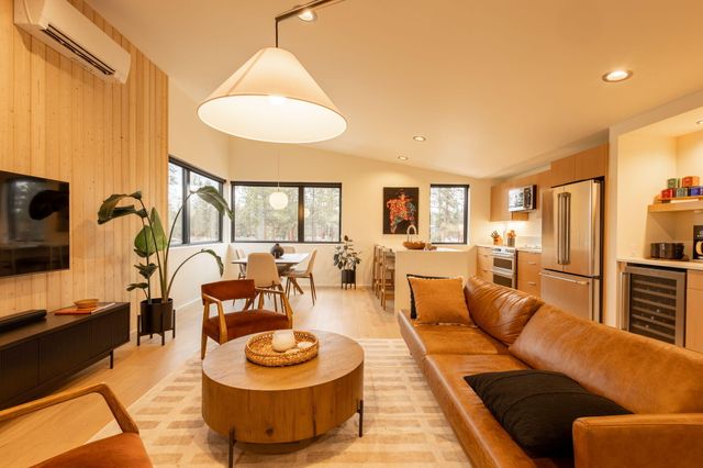 631 N Sisters Woodlands Way Way, Sisters, OR 97759