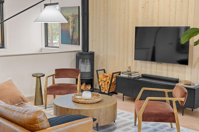 631 N Sisters Woodlands Way Way, Sisters, OR 97759