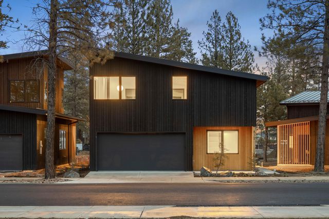 631 N Sisters Woodlands Way Way, Sisters, OR 97759