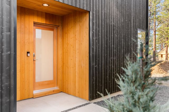 631 N Sisters Woodlands Way Way, Sisters, OR 97759