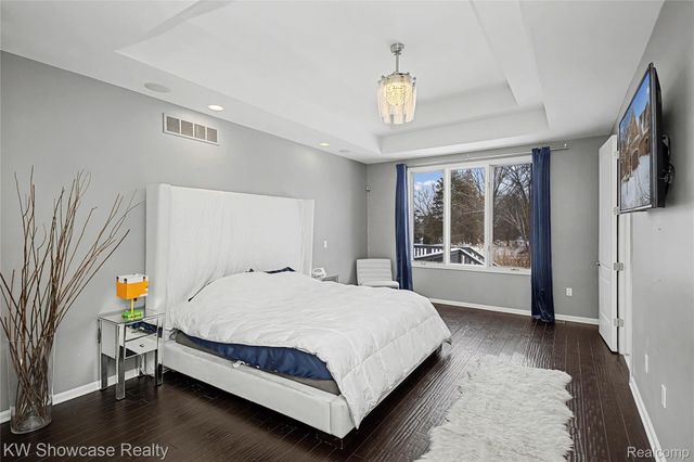 5608 Pembrooke Crossing, West Bloomfield Charter Township, MI 48322