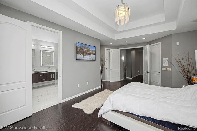 5608 Pembrooke Crossing, West Bloomfield Charter Township, MI 48322