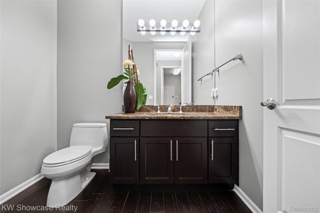 5608 Pembrooke Crossing, West Bloomfield Charter Township, MI 48322