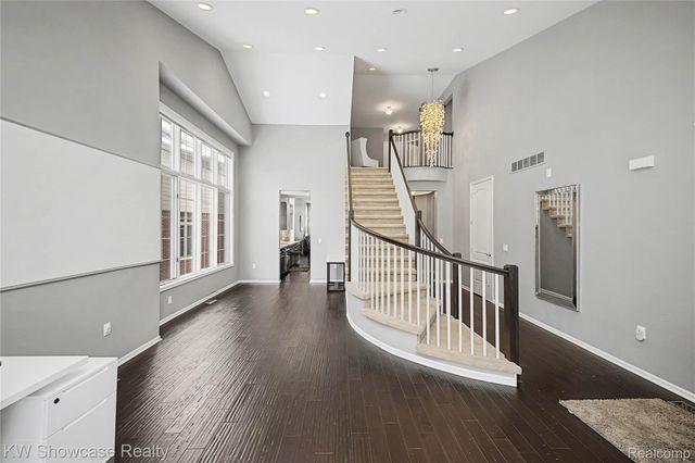 5608 Pembrooke Crossing, West Bloomfield Charter Township, MI 48322