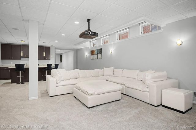 5608 Pembrooke Crossing, West Bloomfield Charter Township, MI 48322
