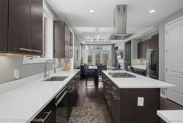 5608 Pembrooke Crossing, West Bloomfield Charter Township, MI 48322