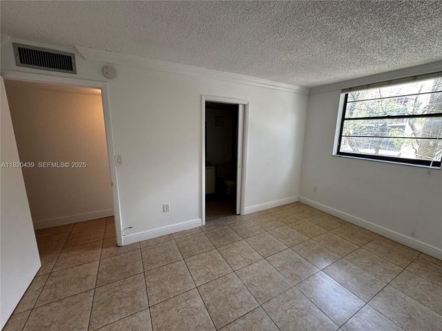 10875 SW 112th Avenue 206, Miami, FL 33176