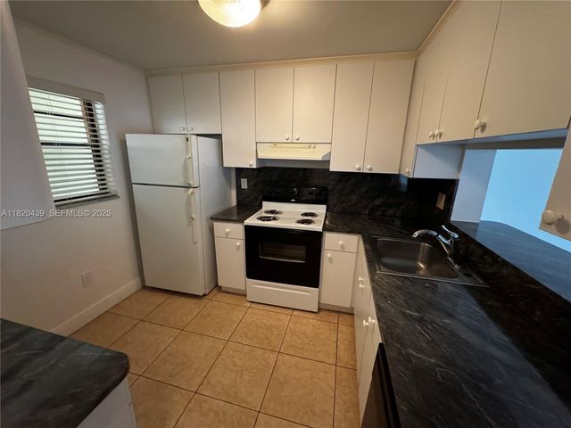 10875 SW 112th Avenue 206, Miami, FL 33176