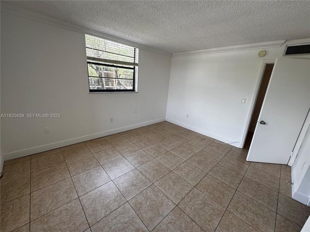 10875 SW 112th Avenue 206, Miami, FL 33176