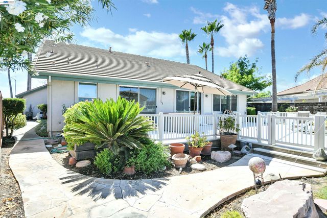 1989 Newport Dr, Discovery Bay, CA 94505