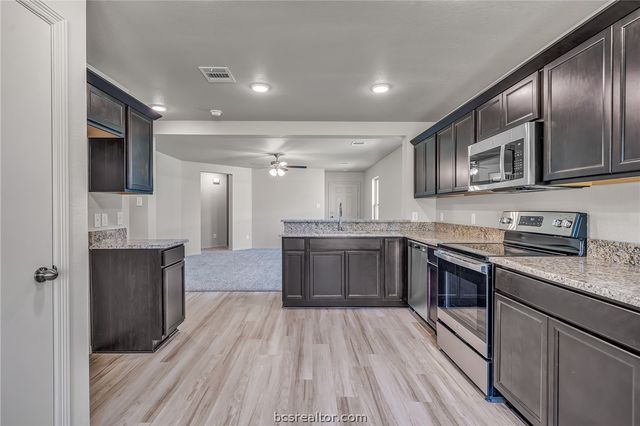 1640 Lucky Street, Bryan, TX 77803