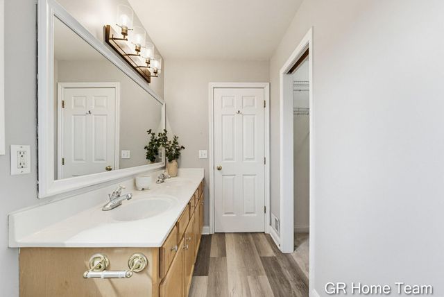 3777 Mayberry Court Se, City Of Kentwood, MI 49512