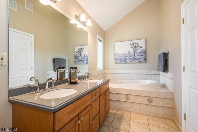 107 Main St, Glen Rock Boro, NJ 07452