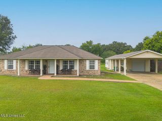 515 Amelda Street, Waveland, MS 39576