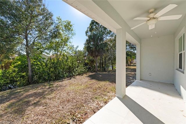 897 Iris DR, North Fort Myers, FL 33903