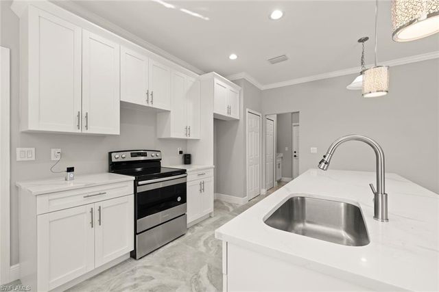 897 Iris DR, North Fort Myers, FL 33903