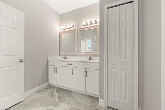 897 Iris DR, North Fort Myers, FL 33903