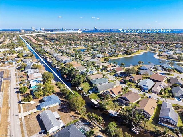 897 Iris DR, North Fort Myers, FL 33903