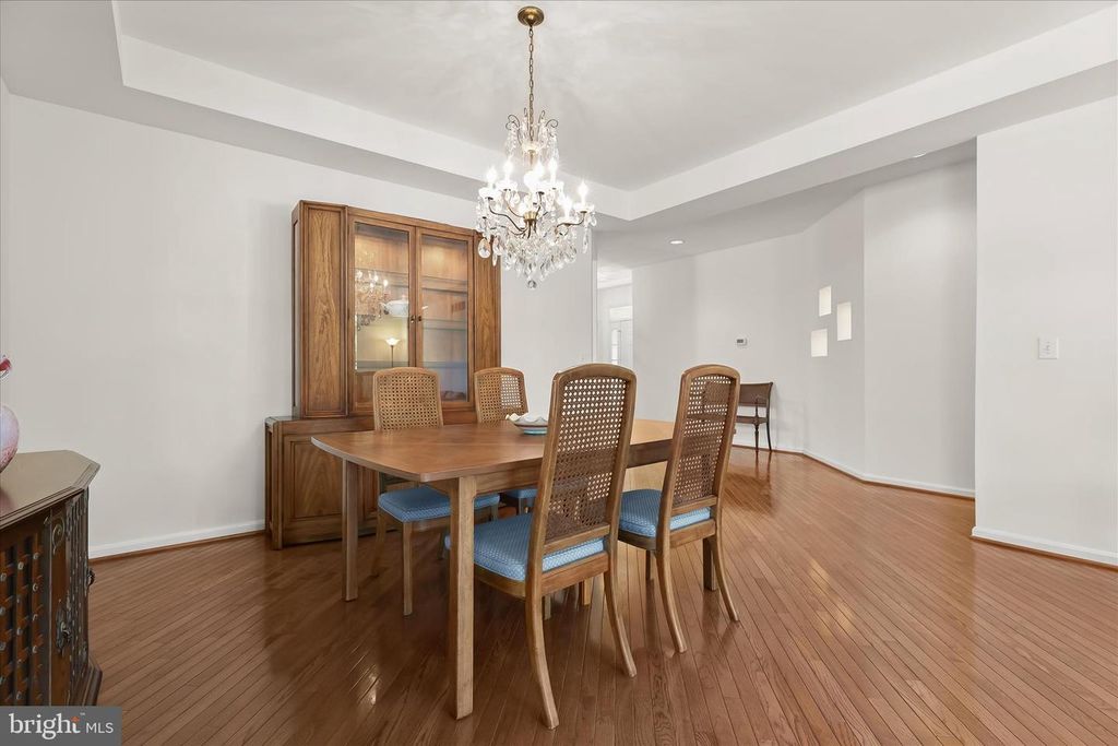 Image 8 of property listing at 320 CHALK HILL DR, Baltimore, MD 21208