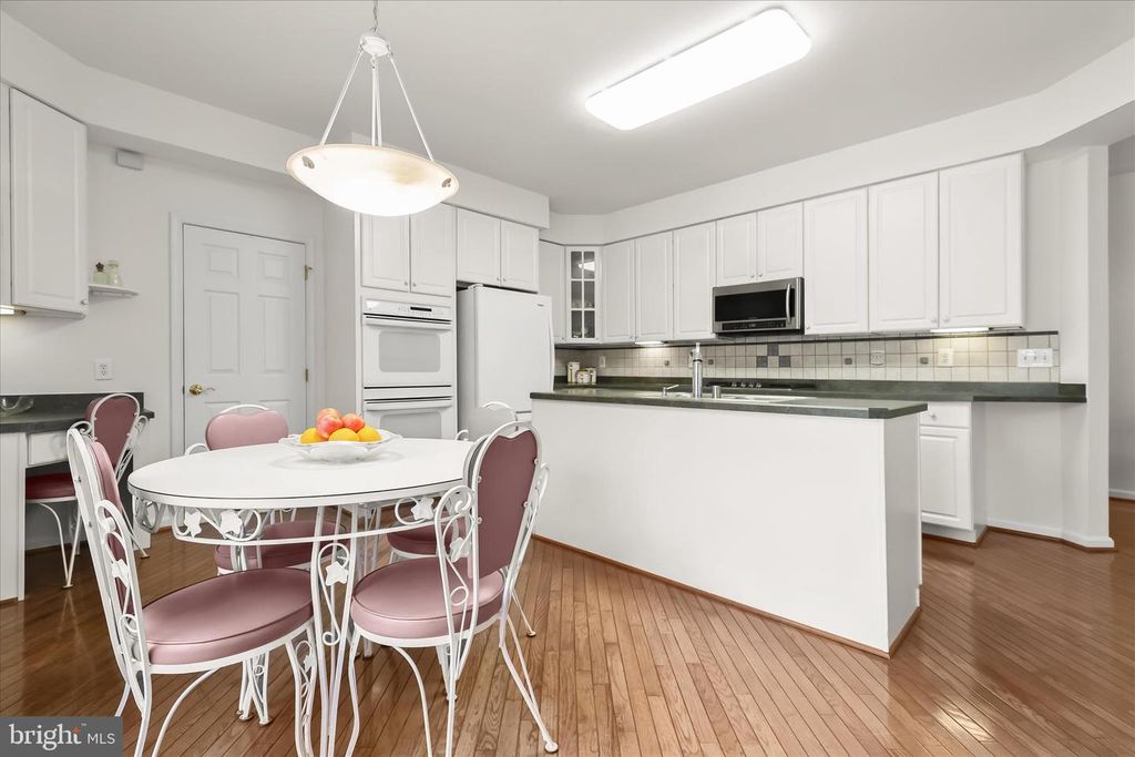 Image 20 of property listing at 320 CHALK HILL DR, Baltimore, MD 21208