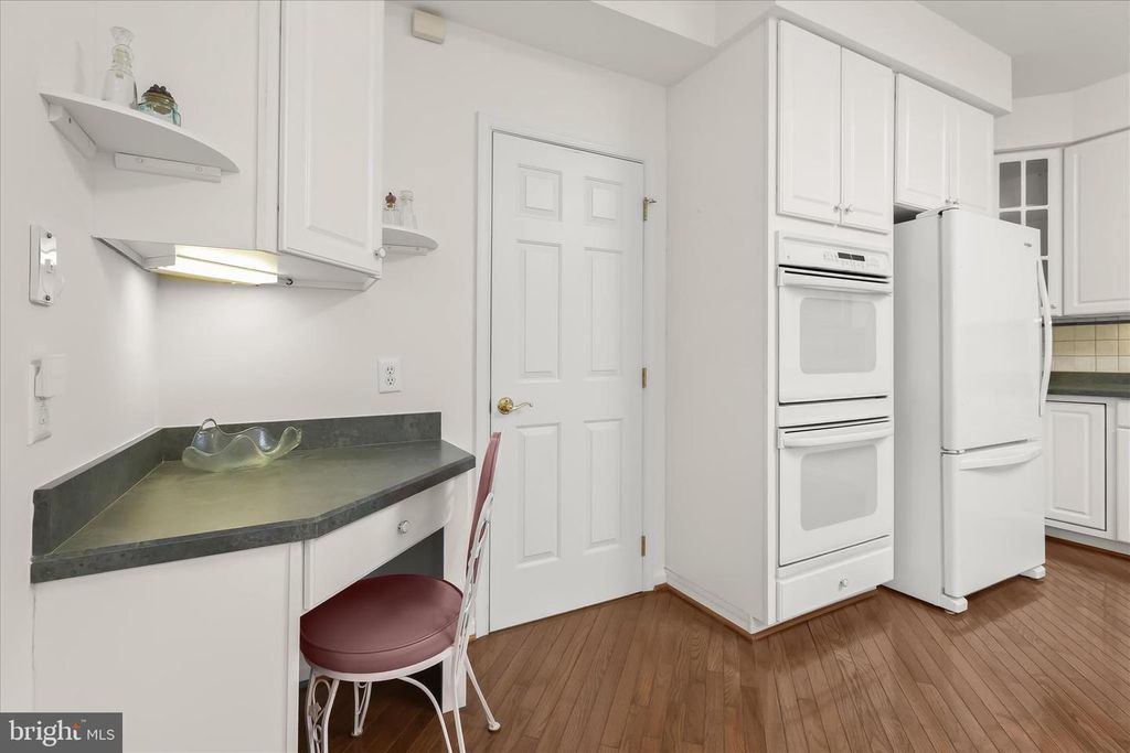 Image 22 of property listing at 320 CHALK HILL DR, Baltimore, MD 21208