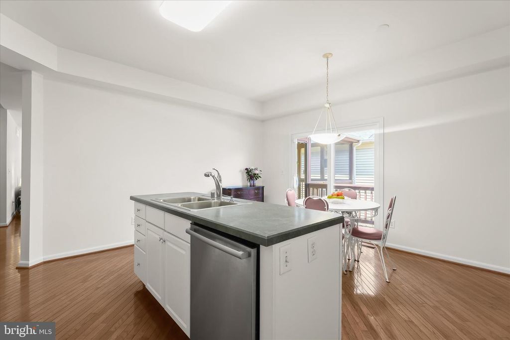 Image 25 of property listing at 320 CHALK HILL DR, Baltimore, MD 21208