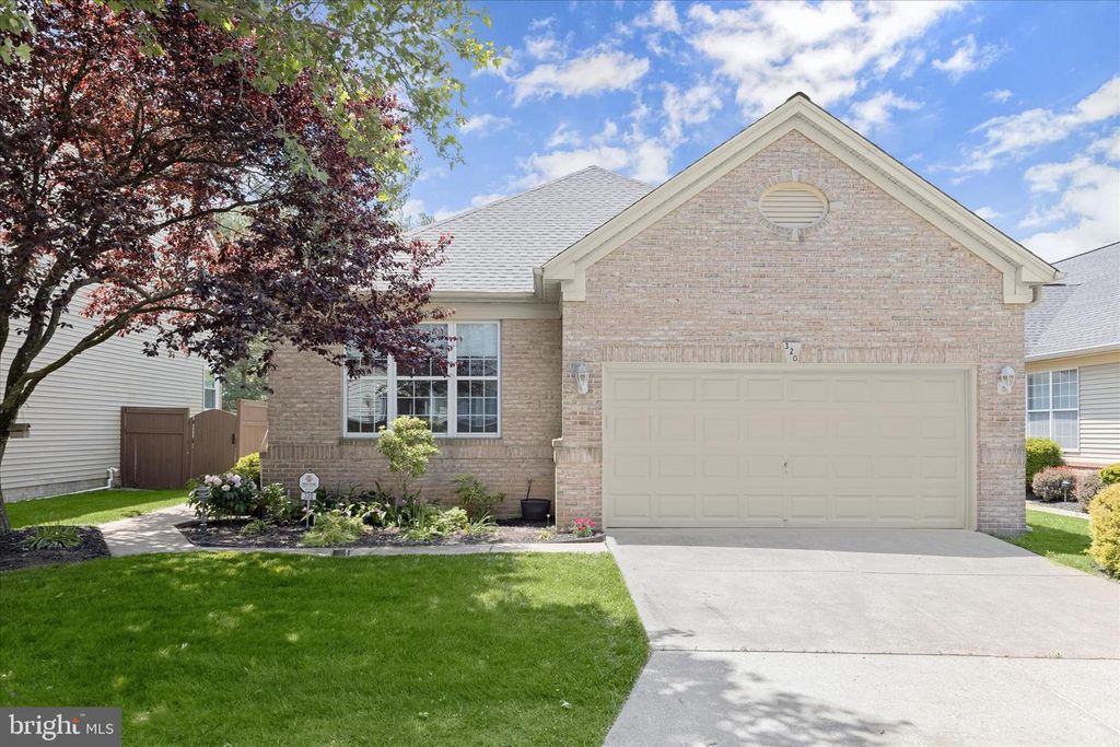 Image 2 of property listing at 320 CHALK HILL DR, Baltimore, MD 21208
