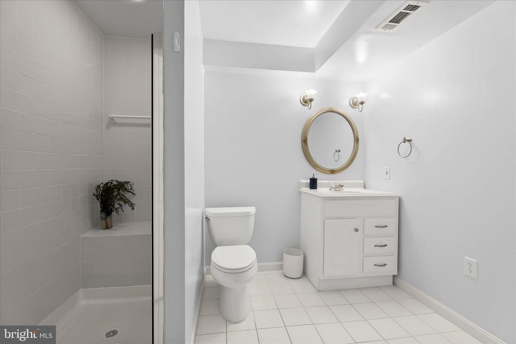 Image 38 of property listing at 320 CHALK HILL DR, Baltimore, MD 21208