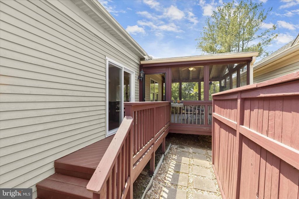 Image 46 of property listing at 320 CHALK HILL DR, Baltimore, MD 21208