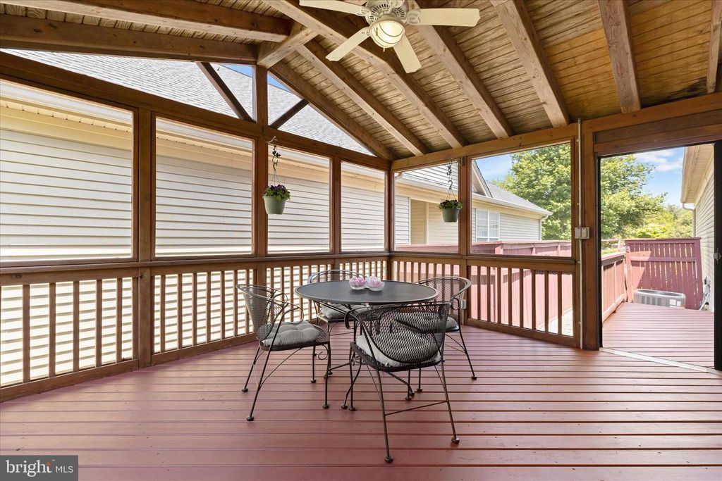 Image 48 of property listing at 320 CHALK HILL DR, Baltimore, MD 21208