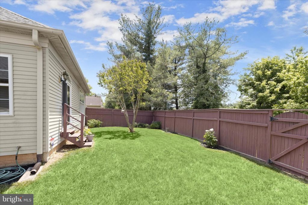 Image 51 of property listing at 320 CHALK HILL DR, Baltimore, MD 21208