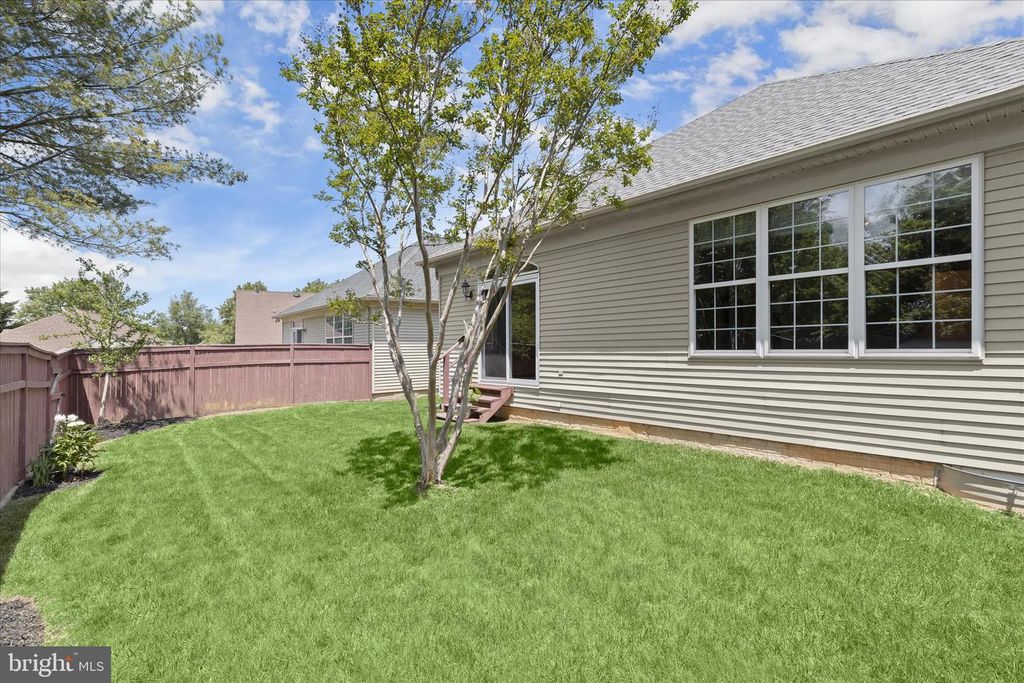 Image 52 of property listing at 320 CHALK HILL DR, Baltimore, MD 21208