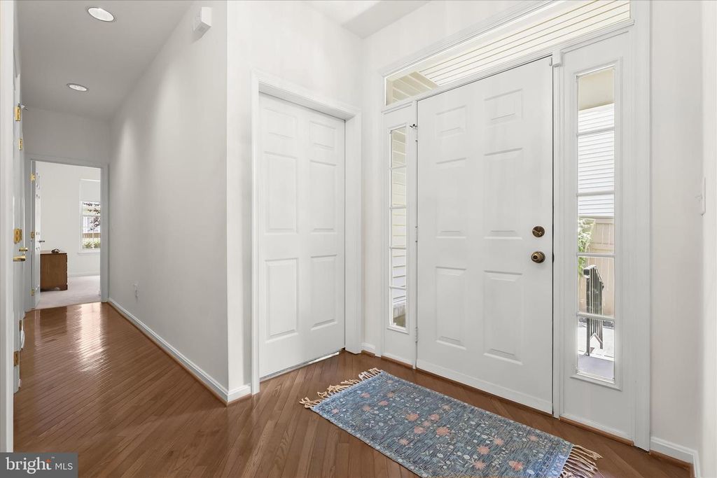 Image 4 of property listing at 320 CHALK HILL DR, Baltimore, MD 21208