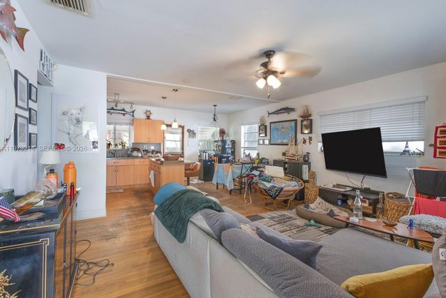 2710 SW 28th Ct, Miami, FL 33133