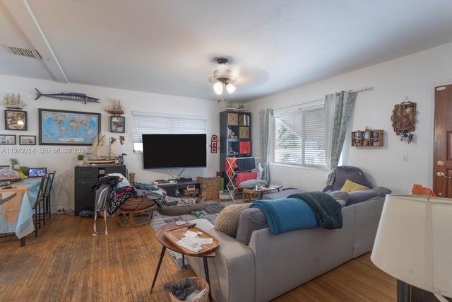 2710 SW 28th Ct, Miami, FL 33133