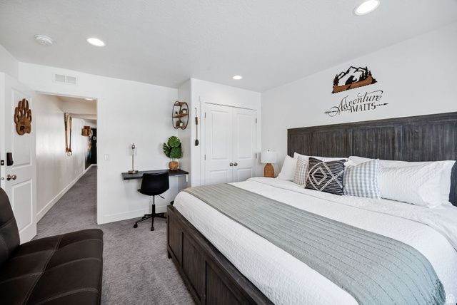 559 N BLUE LAKE ST, Garden City, UT 84028