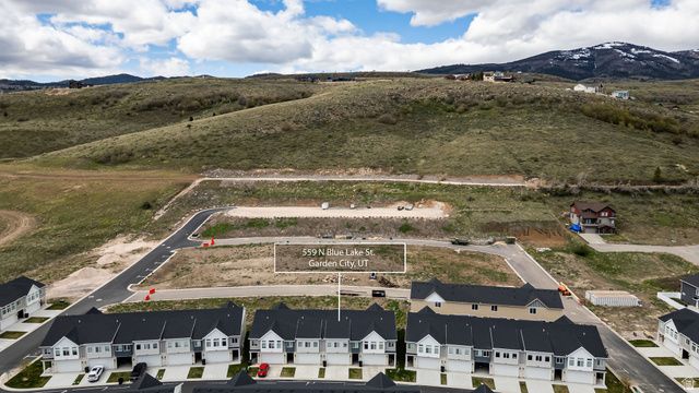 559 N BLUE LAKE ST, Garden City, UT 84028