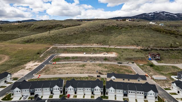 559 N BLUE LAKE ST, Garden City, UT 84028