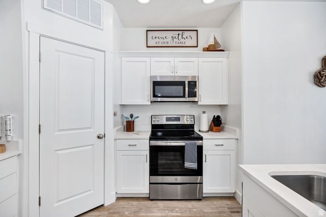 559 N BLUE LAKE ST, Garden City, UT 84028