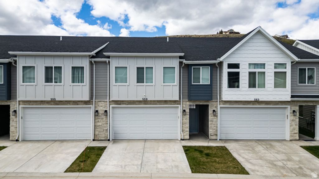 559 N BLUE LAKE ST, Garden City, UT 84028