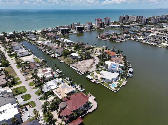 230 Seabreeze AVE, Naples, FL 34108