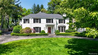 66 Oxford Road, Village Of Grosse Pointe Shores, MI 48236