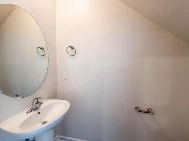 107 David Bolin Dr, La Vergne, TN 37086