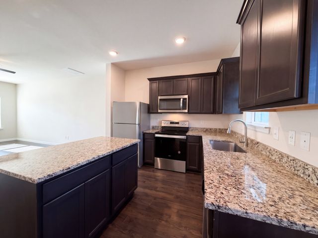 107 David Bolin Dr, La Vergne, TN 37086