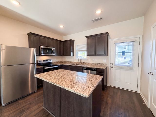 107 David Bolin Dr, La Vergne, TN 37086