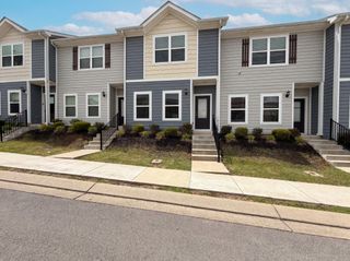 107 David Bolin Dr, La Vergne, TN 37086