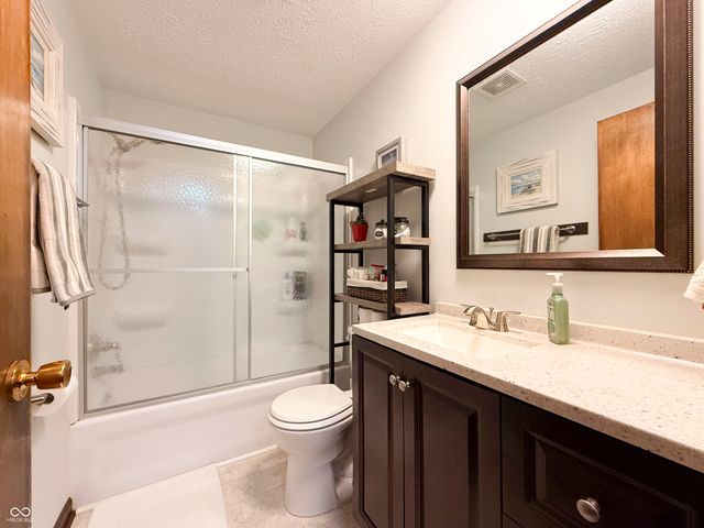 1020 Monteray Road, Greenwood, IN 46143