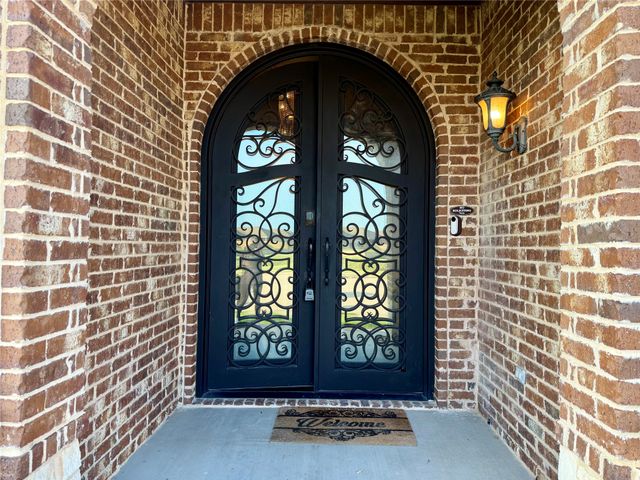 9401 Cypress Lake Drive, Fort Worth, TX 76036