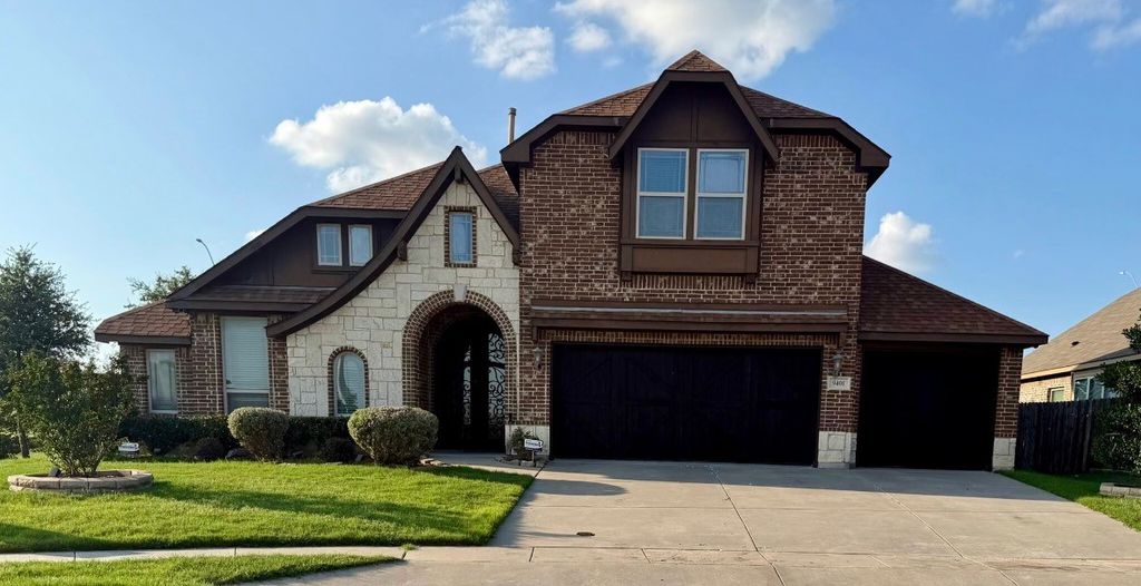 9401 Cypress Lake Drive, Fort Worth, TX 76036